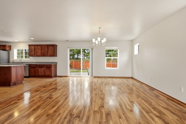 Building Photo - 3 bed 2.5 bath updated home in Tumwater School District - 2300 sq.ft. - fenced back yard.