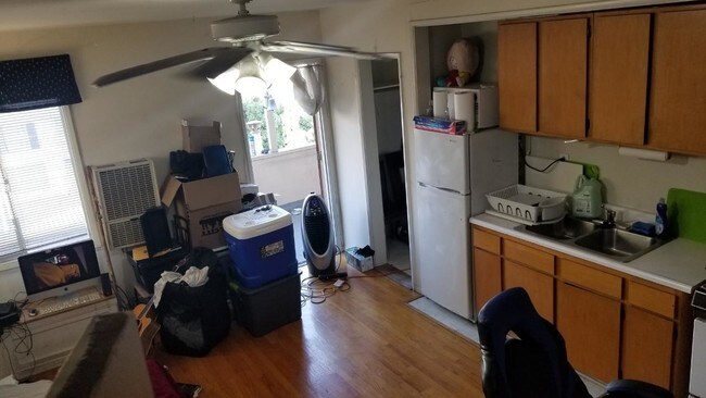 Primary Photo - 723 Levering Ave