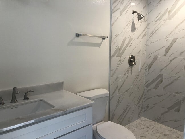 Building Photo - 31501 Lindero Canyon Rd