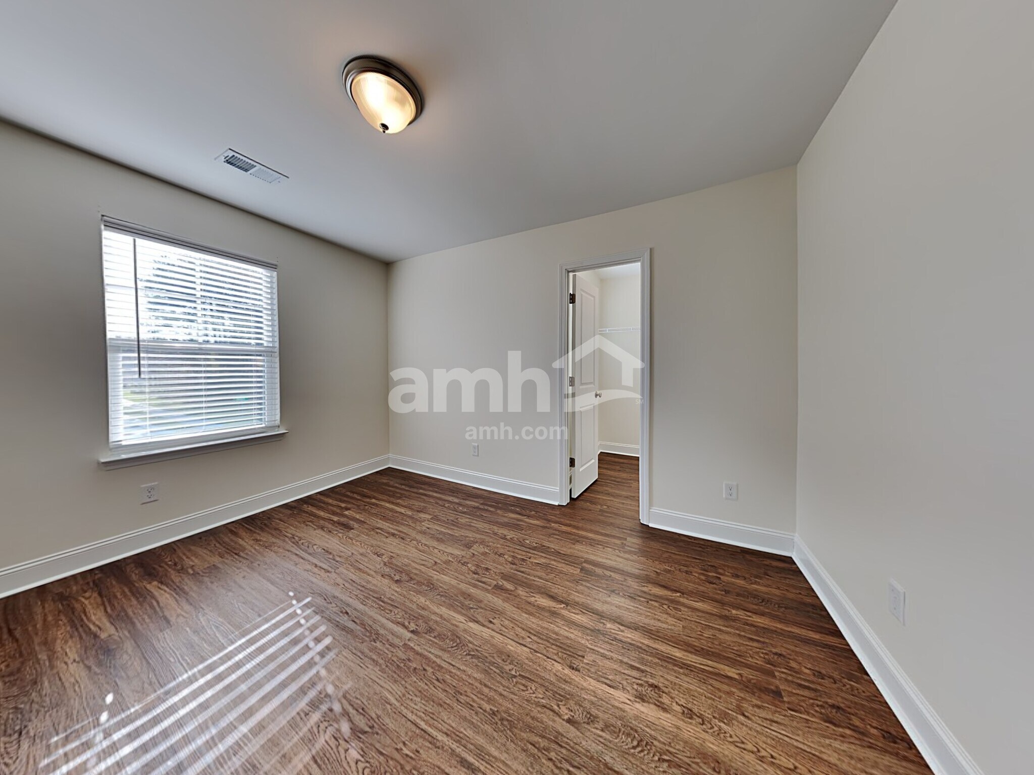 Building Photo - 986 Theodore Rd