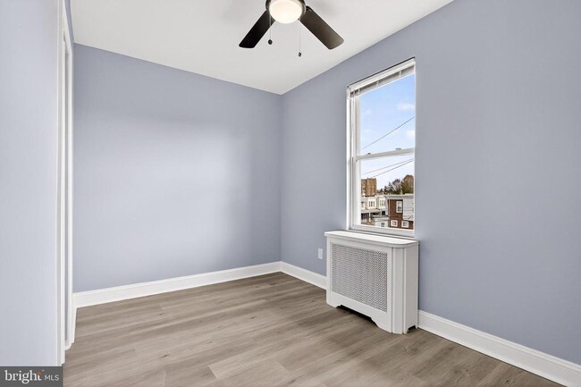 Building Photo - 167 W Albanus St