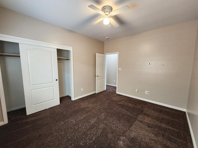 Building Photo - 5104 Villa Bella Ln