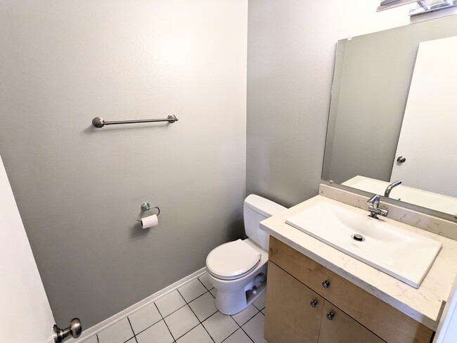 Building Photo - 10510 Sunland Blvd