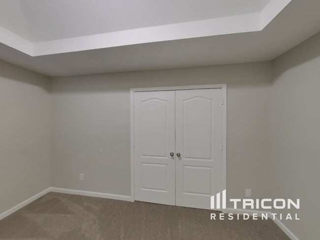 Building Photo - 5570 Hosea Ct