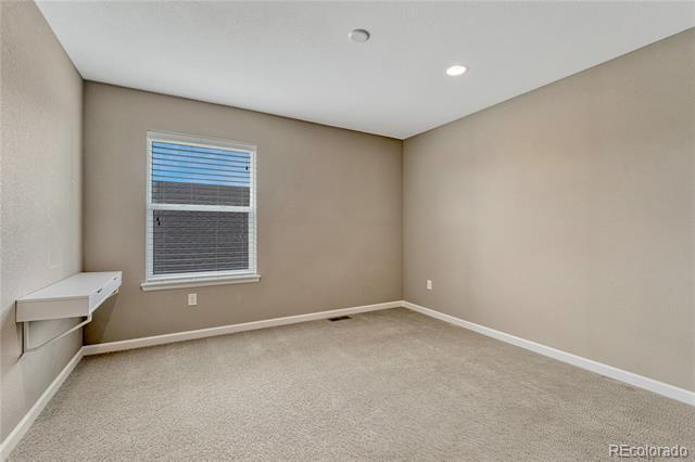 Building Photo - 681 E Dry Creek Cir