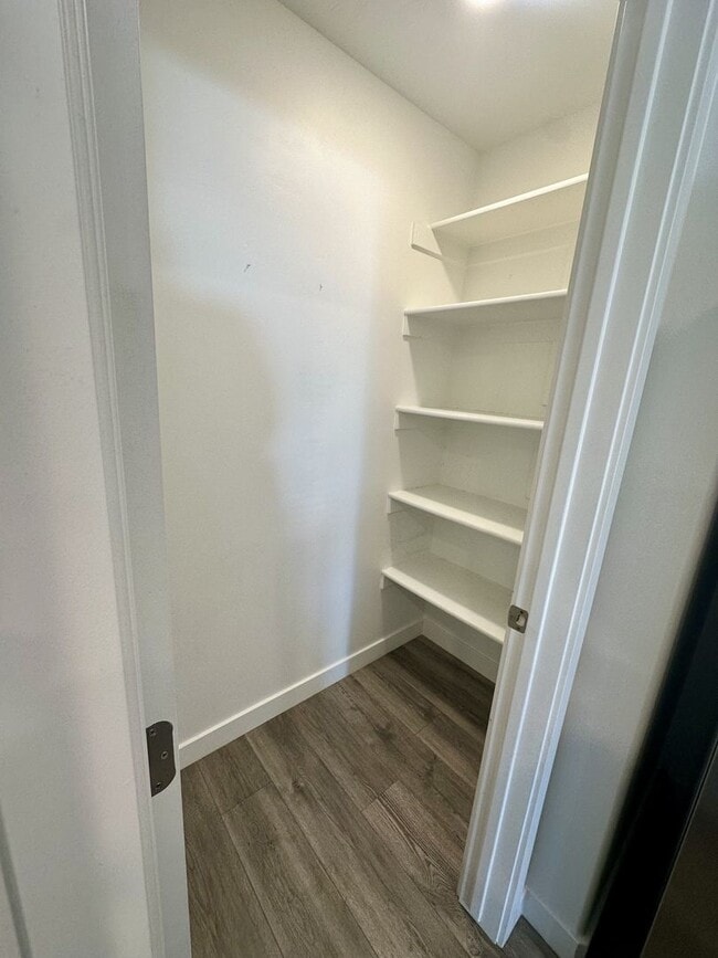 Building Photo - Adorable Long Valley Townhome!