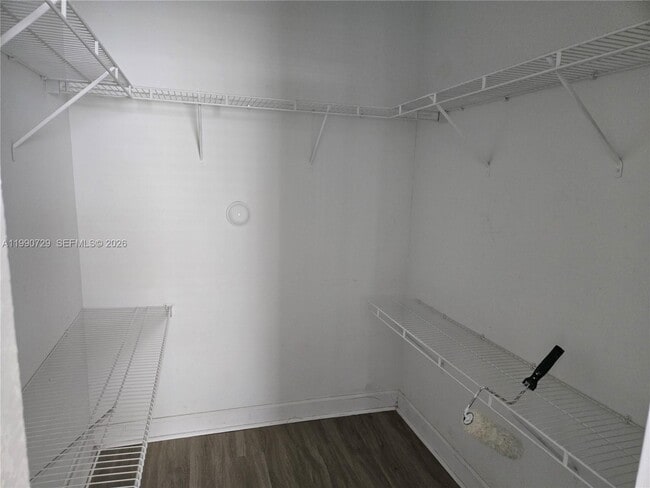 Building Photo - 1536 SE 25th St