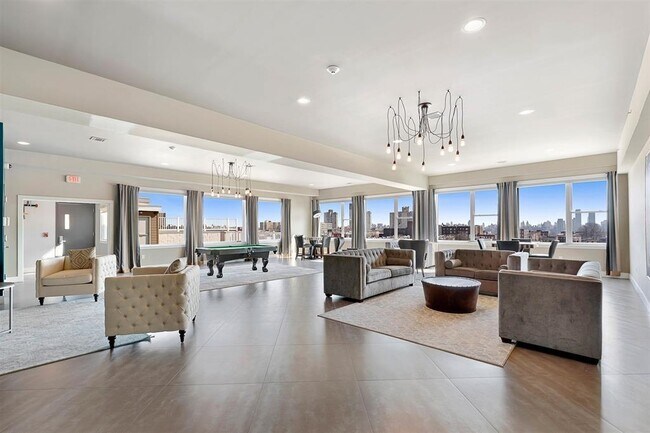 Building Photo - 6200 HUDSON Ave