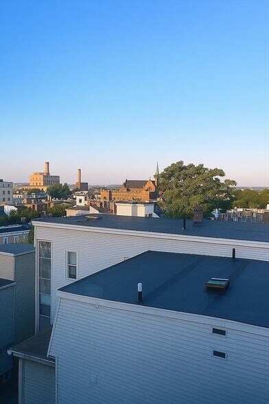 Building Photo - 84 G St