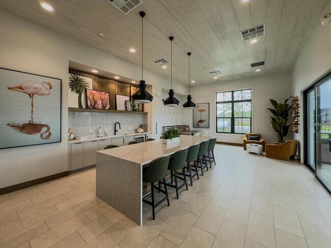 Building Photo - 1851 Pinecliff Dr