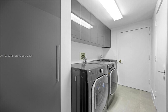 Building Photo - 3802 NE 207th St