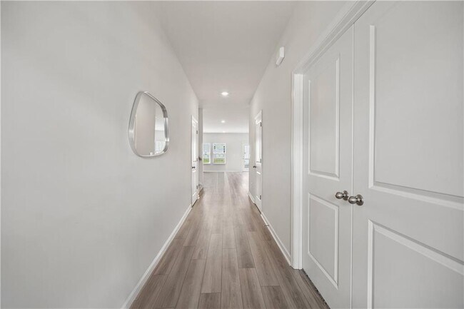 Building Photo - 107 Meander Dr