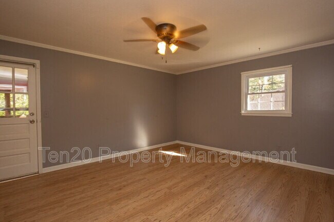 Building Photo - 6124 Canterbury Dr