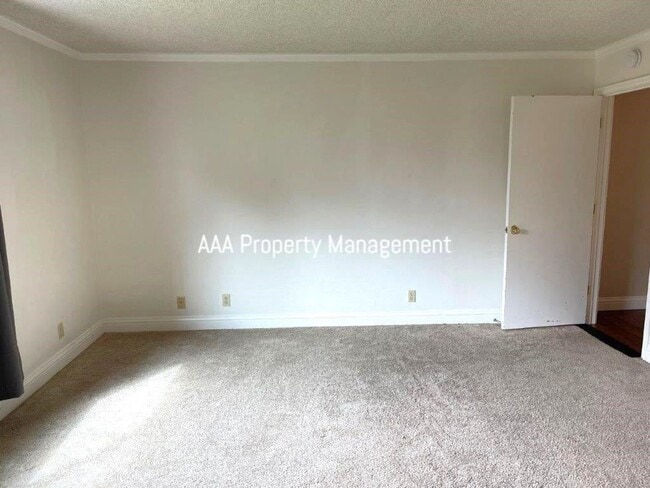 Building Photo - Pleasant HIll 3 bedroom 2 bath Great locat...