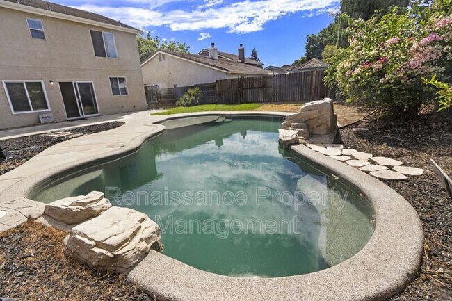 Building Photo - 433 Glenbriar Cir