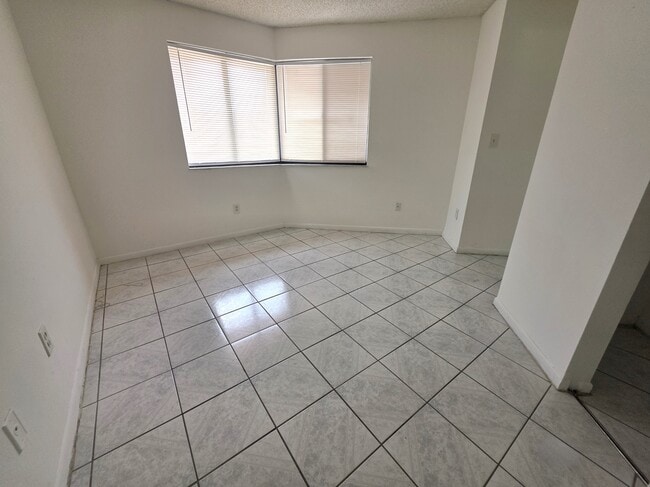 Building Photo - 9705 SW 138th Ave