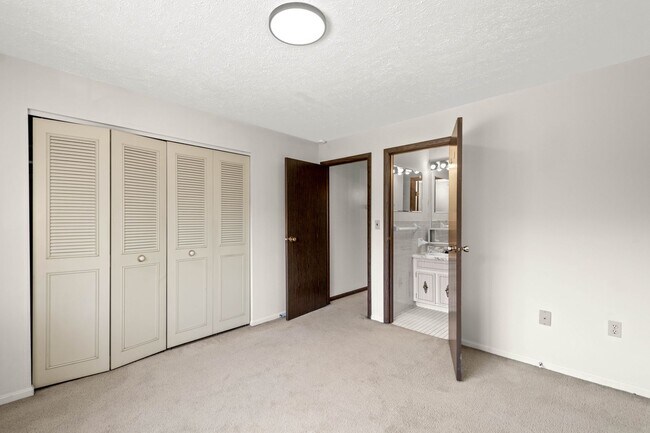 Building Photo - Rent-ready this July: 2 Bedroom and 1 Bath...
