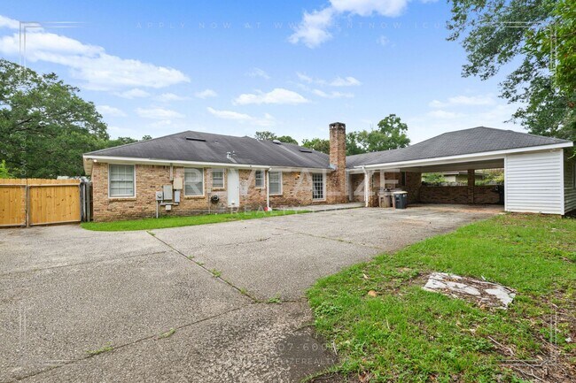 Building Photo - Spacious 4BR/2.5BA West Mobile Home – Room to Grow in a Convenient Location!
