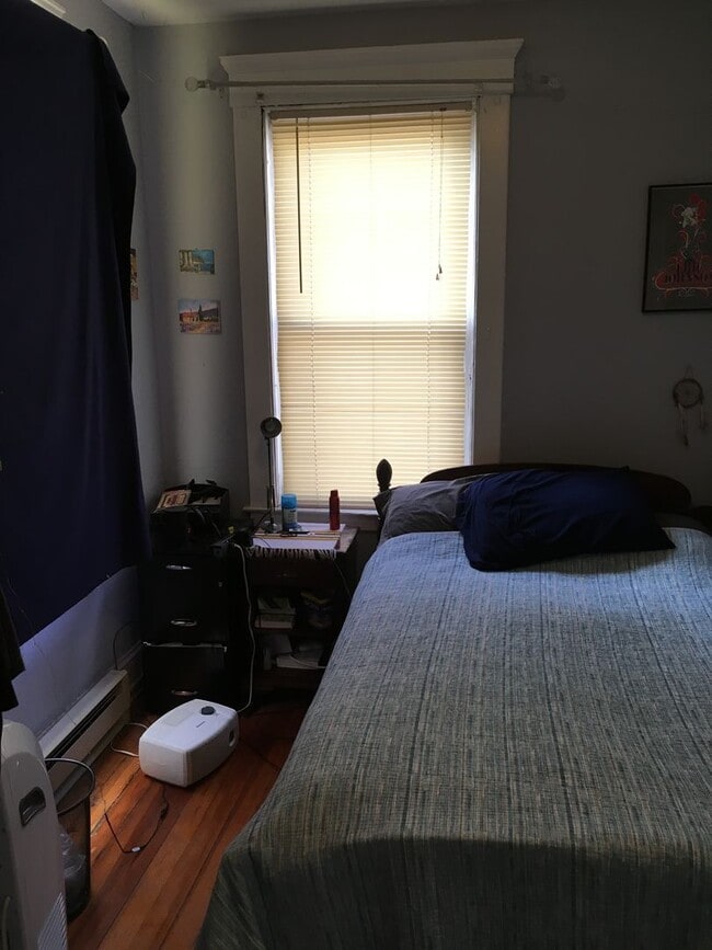 Building Photo - Bright 1BR in East Rock | Gas & Hot Water Included | Steps from Yale & Trails