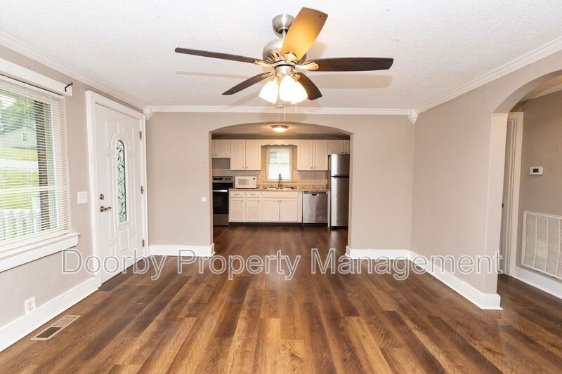 Building Photo - 403 Warren St