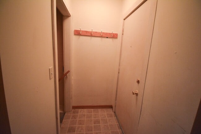 Building Photo - 1 Bed, 1 Bath Home for Rent – Near Mayo Clinic & Downtown