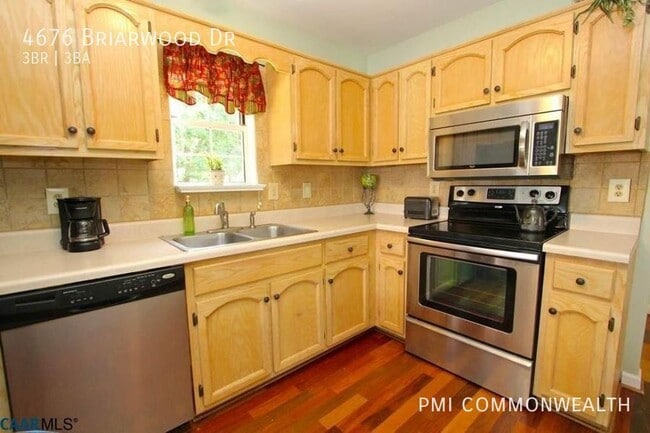 Building Photo - 4676 Briarwood Dr