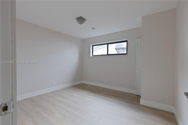 Building Photo - 4115 Madison St