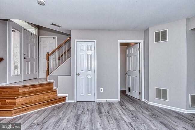 Building Photo - 13416 Burrough Farm Dr