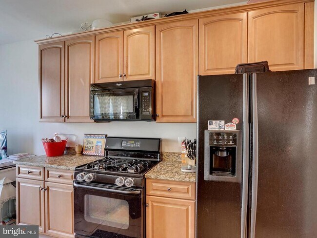 Building Photo - 8250 Red Carnation Ct