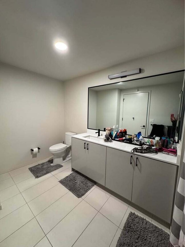 Building Photo - 88 E Wacker Pl