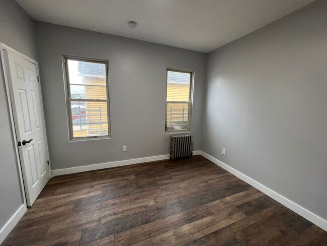 Unit 2 - 317 Coit St