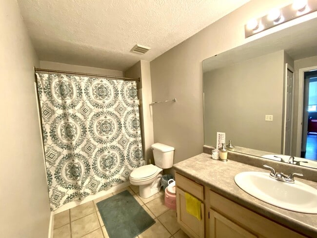 Building Photo - 3432 Westchester Square Blvd