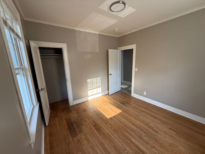 Building Photo - 102 Thomaston St