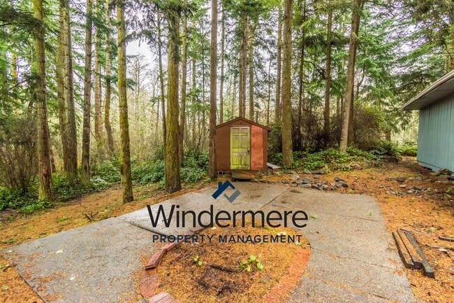 Building Photo - Private 2 bed 2 bath home