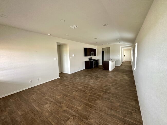 Building Photo - 425 Middle Green Loop