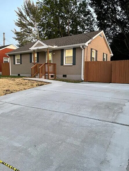 Building Photo - 2609 Buchanan St