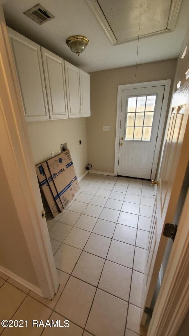 Building Photo - 122 Earline Dr