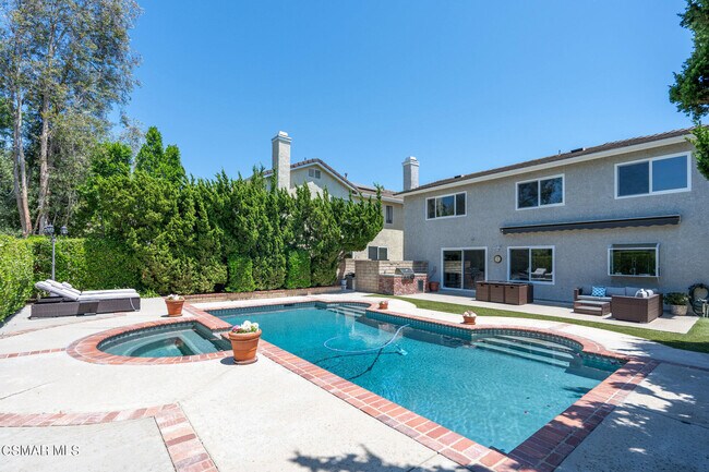 Building Photo - 5557 Adelina Ct