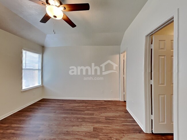Building Photo - 12035 Jillian Crossing Dr