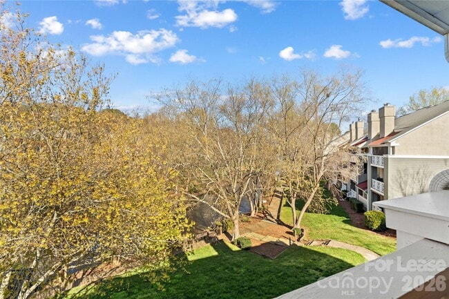 Building Photo - 19843 Henderson Rd