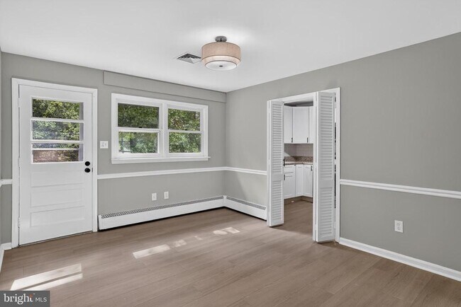 Building Photo - 6104 St John Dr