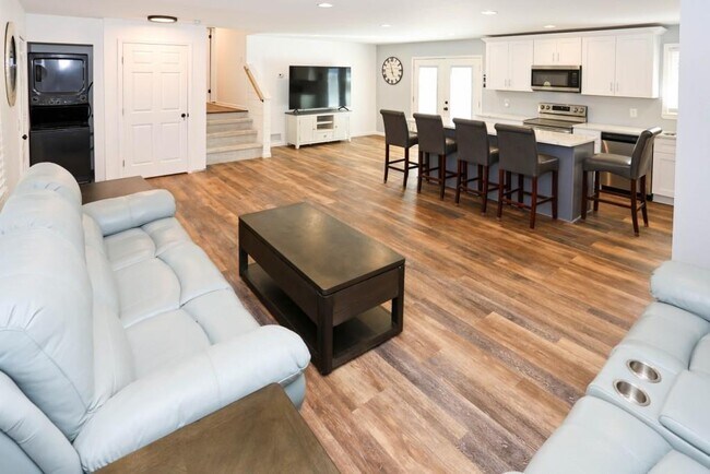 Building Photo - 6157 Orville Dr