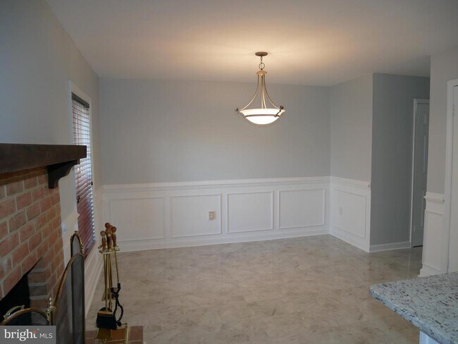 Building Photo - 3045 Federal Hill Dr