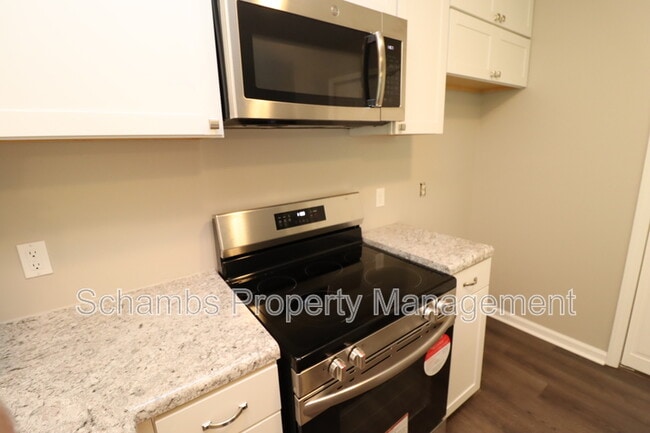 Building Photo - 2023 Bulon Dr