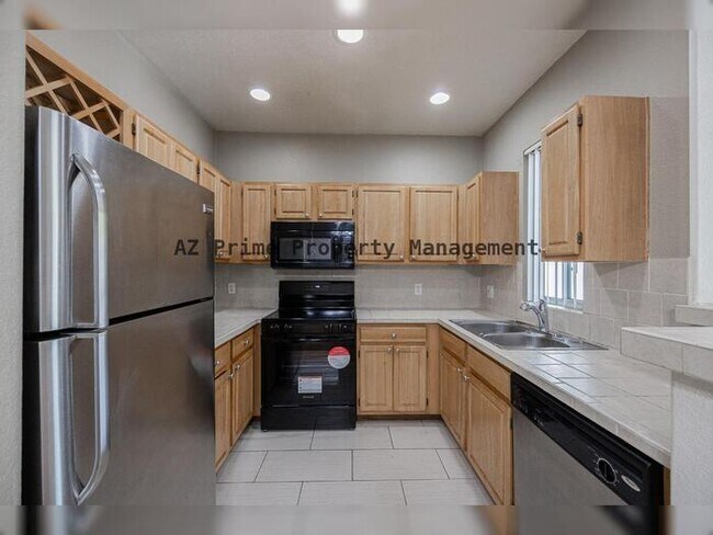 Building Photo - 2929 W Yorkshire Dr