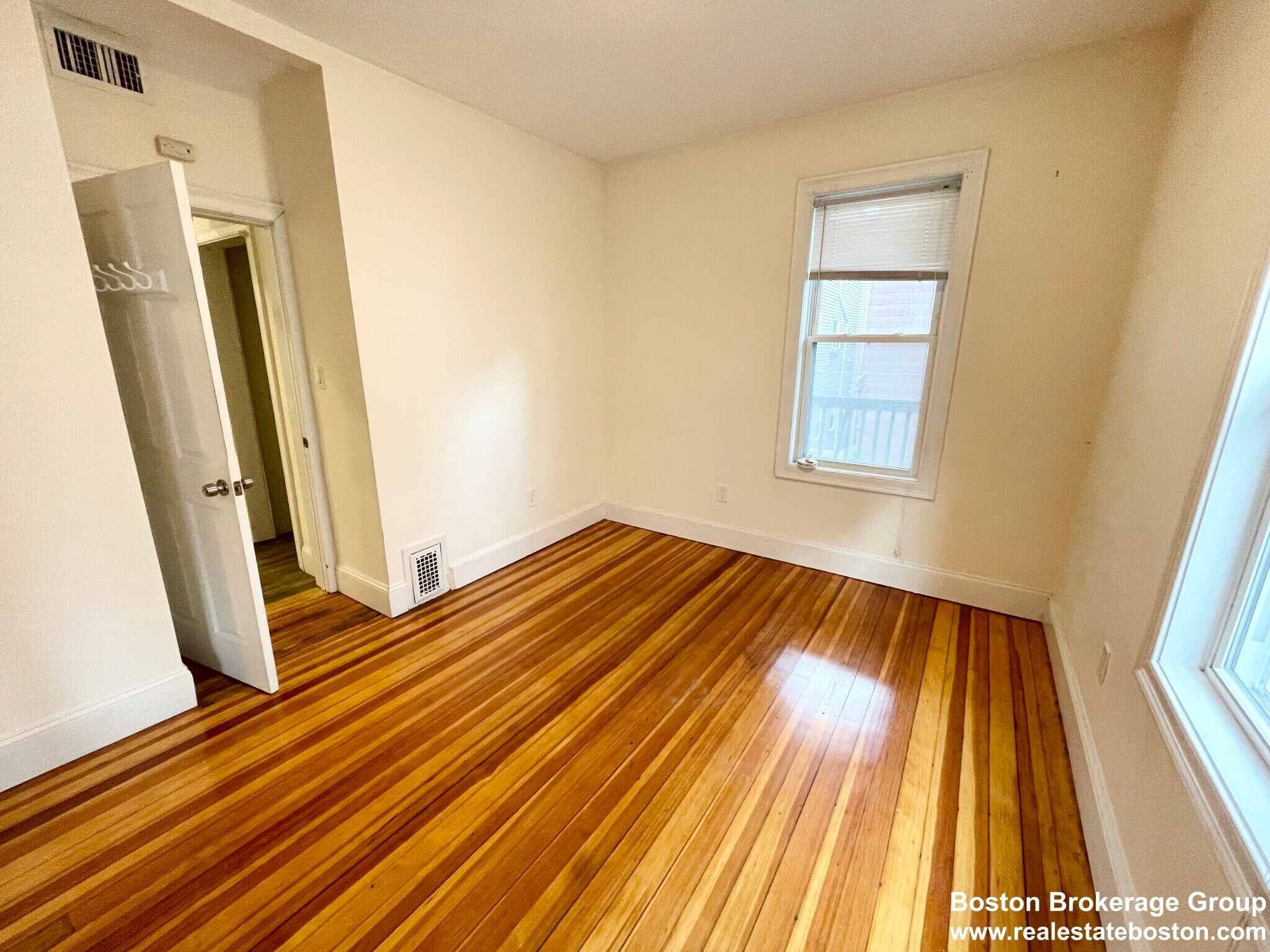 Building Photo - 31 Edison Green
