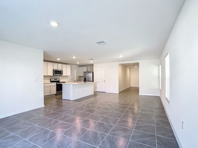 Building Photo - Pet-Friendly 5BR Home in Ocala | Spacious Living in Ocala Crossings South