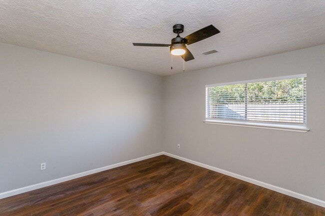 Building Photo - 5115 Beaver Hollow Dr