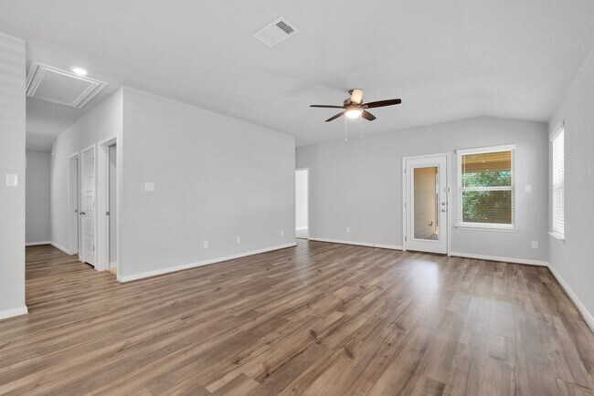 Building Photo - Charming 4-Bedroom 3-Bathroom Home in Westpointe – Community Amenities & Prime Location!