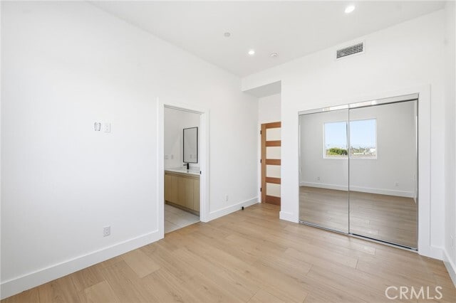 Building Photo - 6554 Balboa Blvd